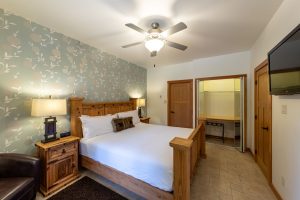 b&b accommodation golden bc