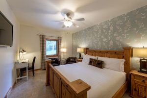 b&b accommodation golden bc